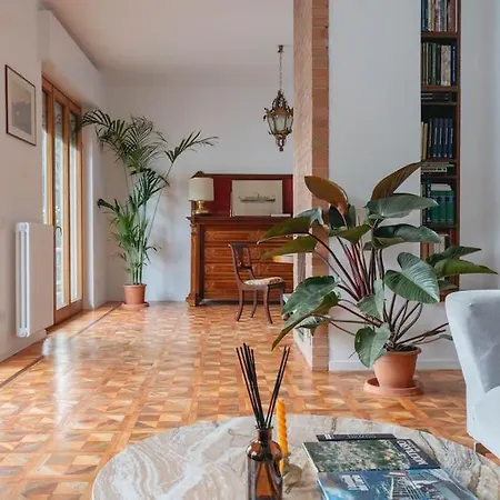 Bellini - Private Terrace & Garage Moltrasio